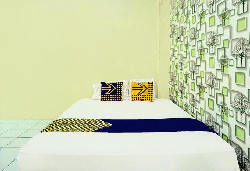 فندق Spot On 92400 Dhaha Penginapan House Syariah