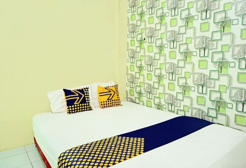 فندق Spot On 92400 Dhaha Penginapan House Syariah