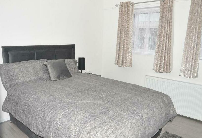 ペンション Austen House