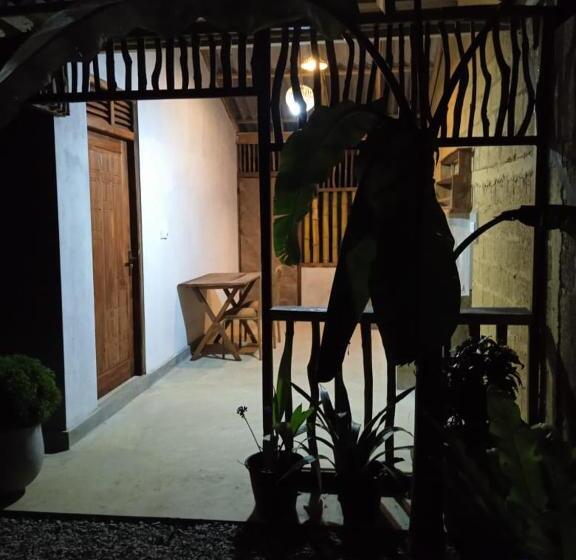 פנסיון Banana Palace Weligama