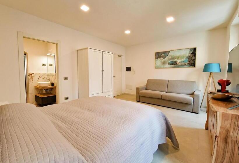 بنسيون Murphy Holiday Home   Camera Matrimoniale Angioy