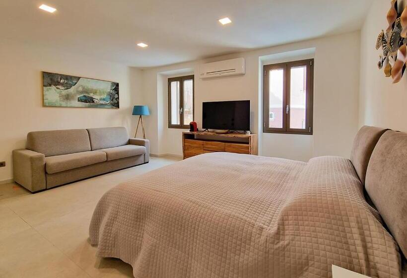 פנסיון Murphy Holiday Home   Camera Matrimoniale Angioy