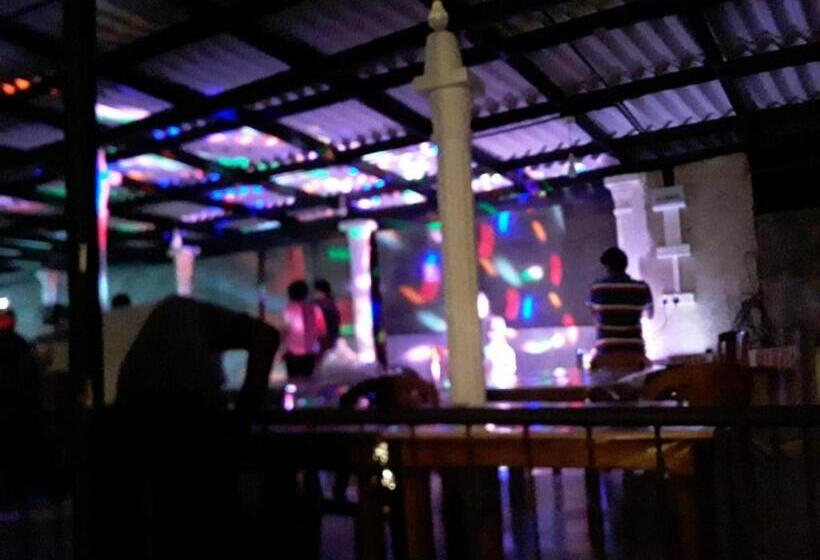 ペンション Ella Gama Village Guest House