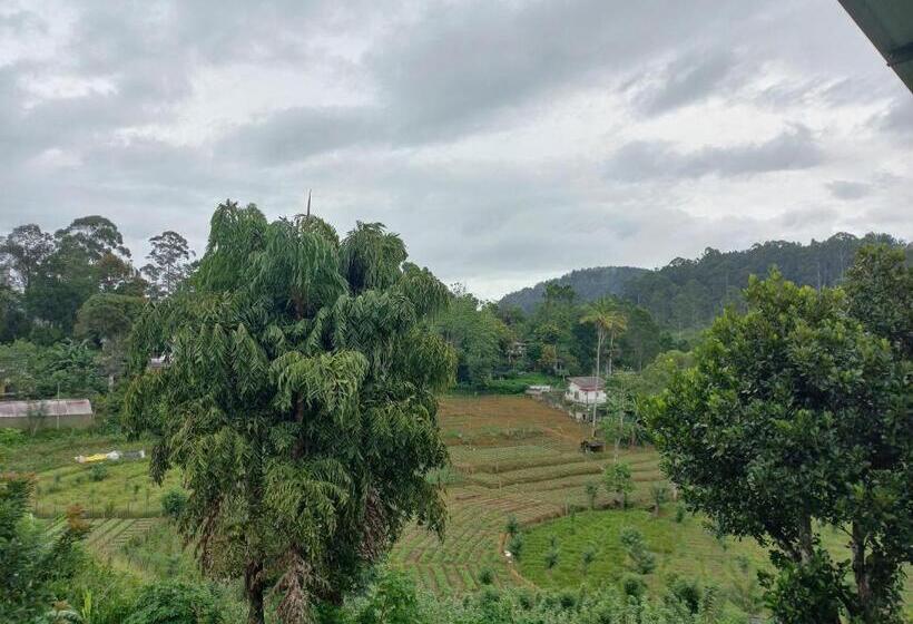 ペンション Ella Gama Village Guest House