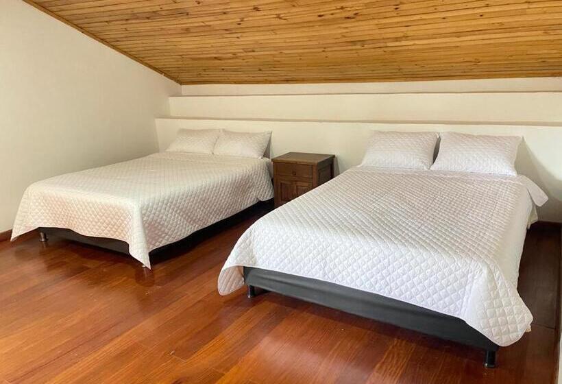 بنسيون Hospedaje Casa Lola