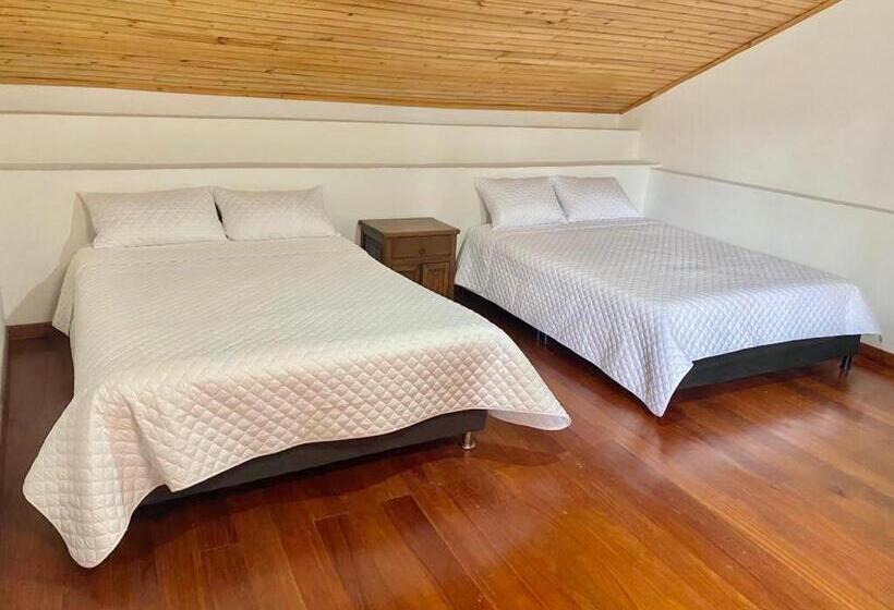 بنسيون Hospedaje Casa Lola