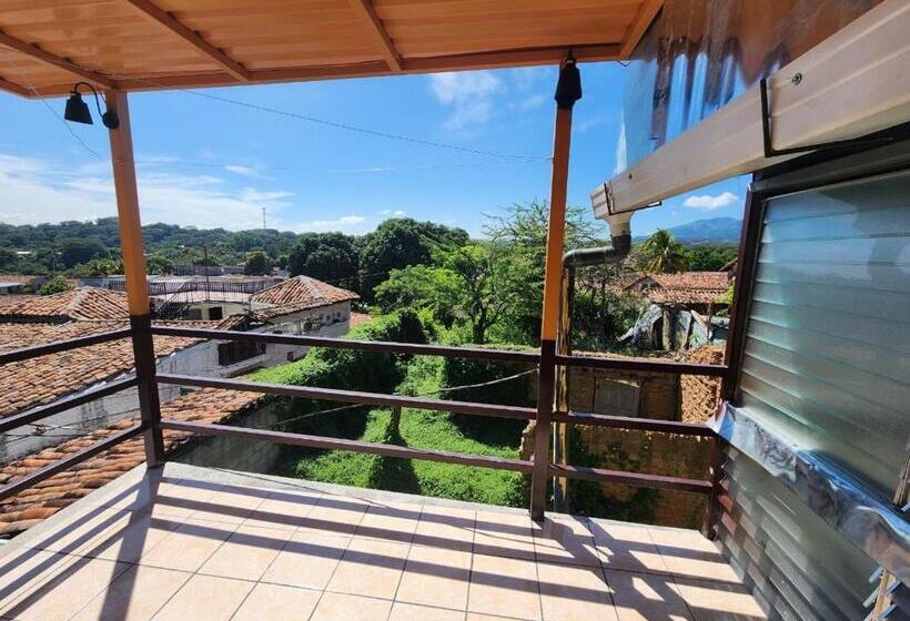 بنسيون Hostal El Porrón