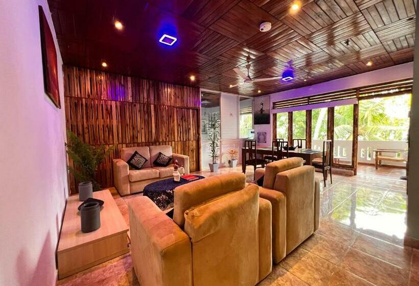 Пансион The Lovina Place