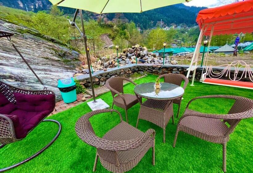 בית מלון כפרי The Beas Riverside Resort, Manali