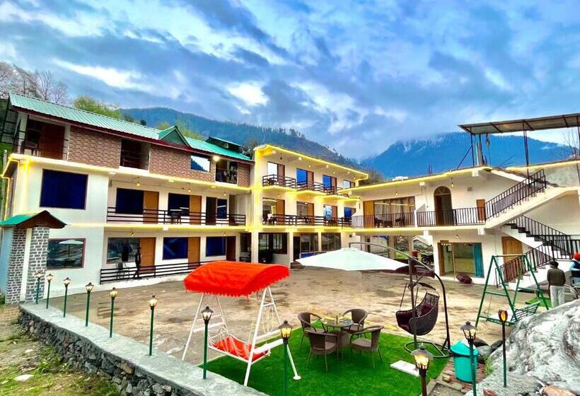 בית מלון כפרי The Beas Riverside Resort, Manali