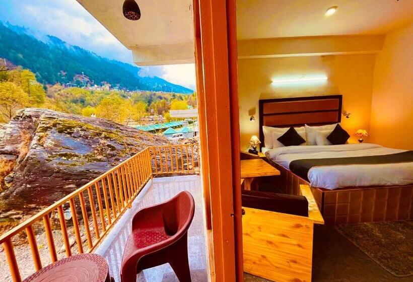 בית מלון כפרי The Beas Riverside Resort, Manali