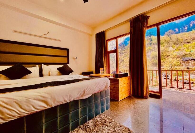 בית מלון כפרי The Beas Riverside Resort, Manali