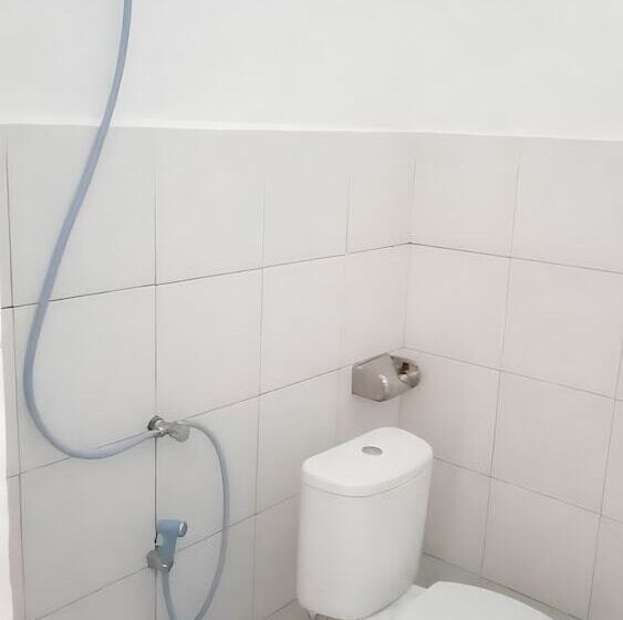 Общежитие The Village Rua Beach Homestay