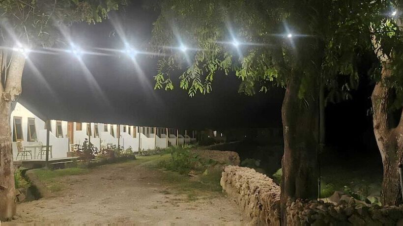 Общежитие The Village Rua Beach Homestay