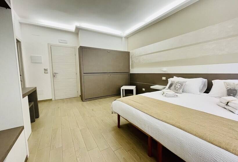 تختخواب و صبحانه La Trinacria