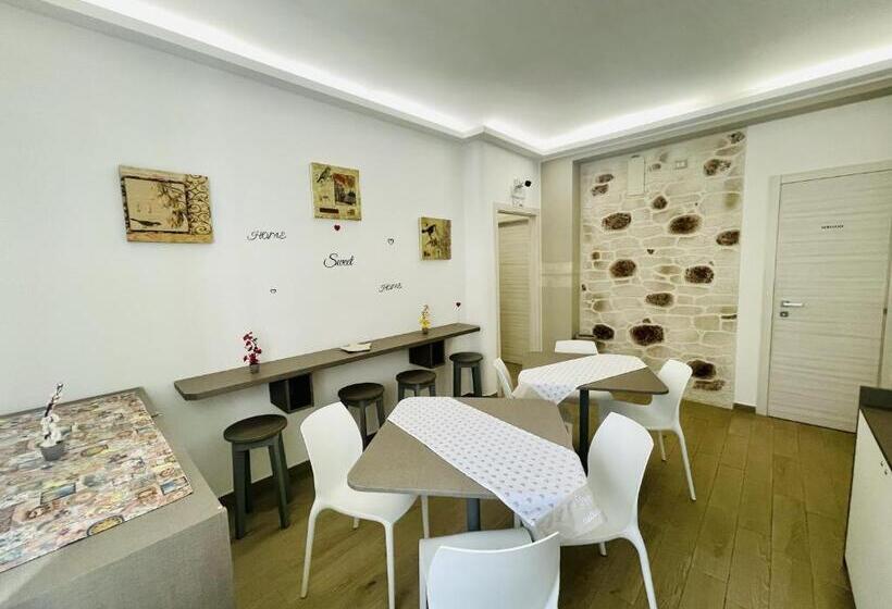 تختخواب و صبحانه La Trinacria