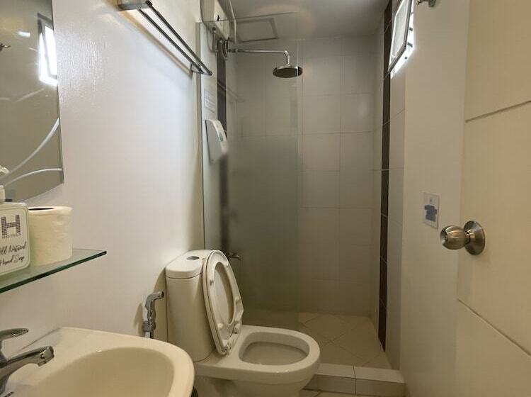 H Plus Hotel Powered By Cocotel