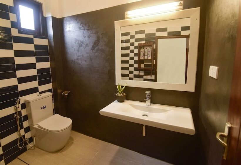 فندق Hiru Lagoon Negombo