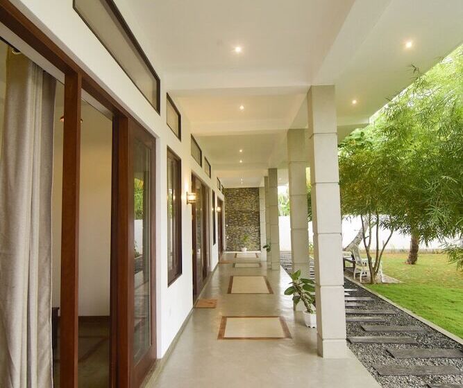 فندق Hiru Lagoon Negombo