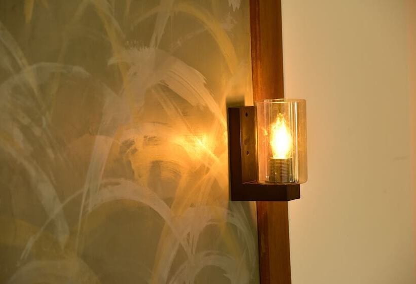 فندق Hiru Lagoon Negombo