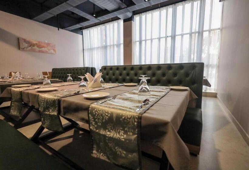 ホテル Jyothis Residency