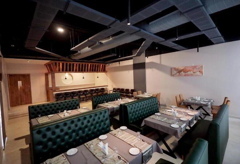 ホテル Jyothis Residency