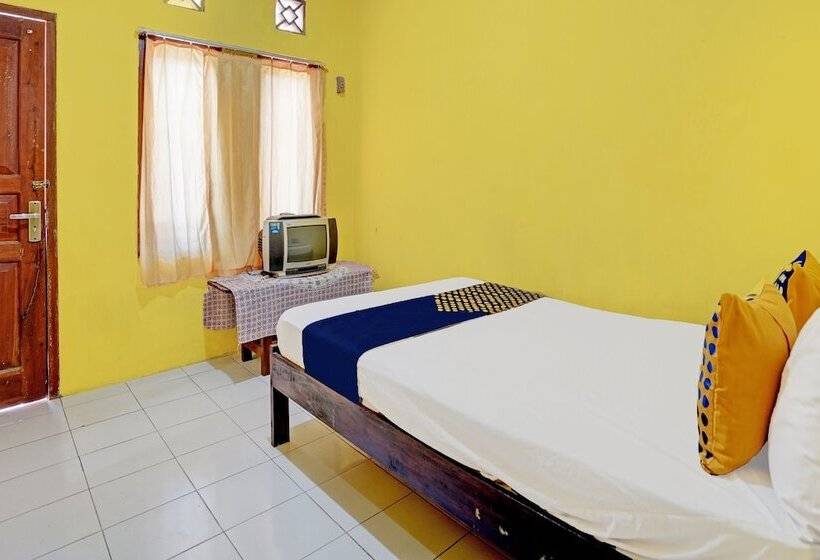 ホテル Spot On 92372 Rinda Homestay Syariah & Resto