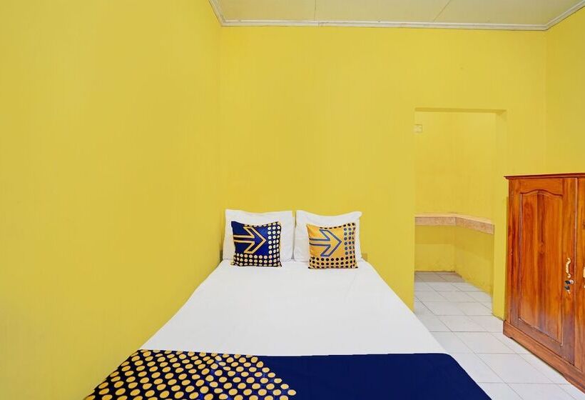 ホテル Spot On 92372 Rinda Homestay Syariah & Resto