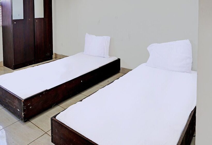 ホテル Spot On 92374 Penginapan Rusunawa