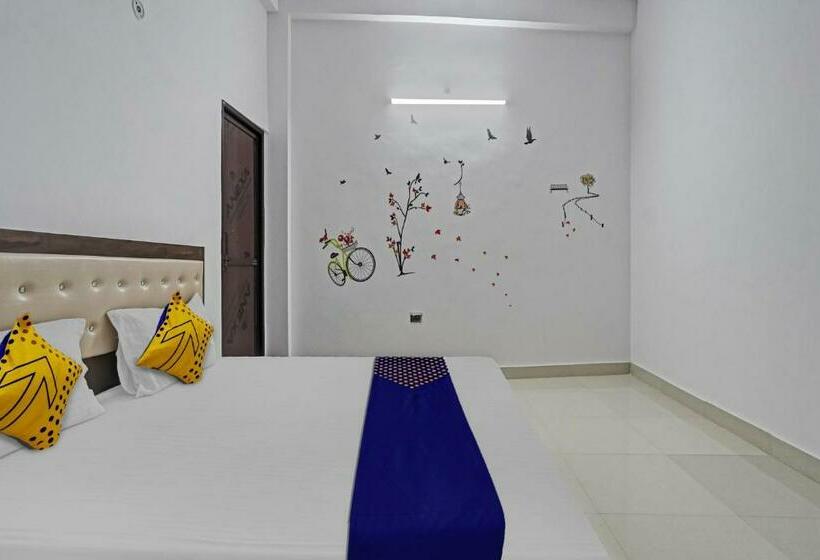 فندق Spot On J S Residency