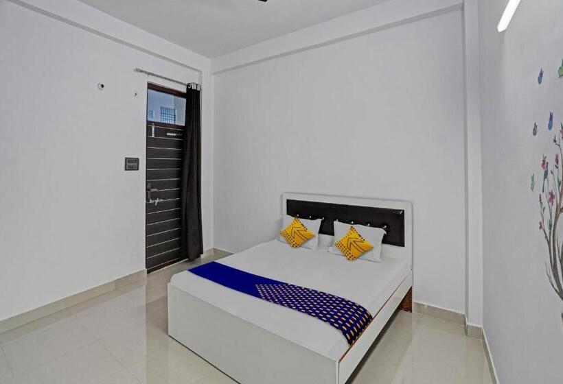 فندق Spot On J S Residency