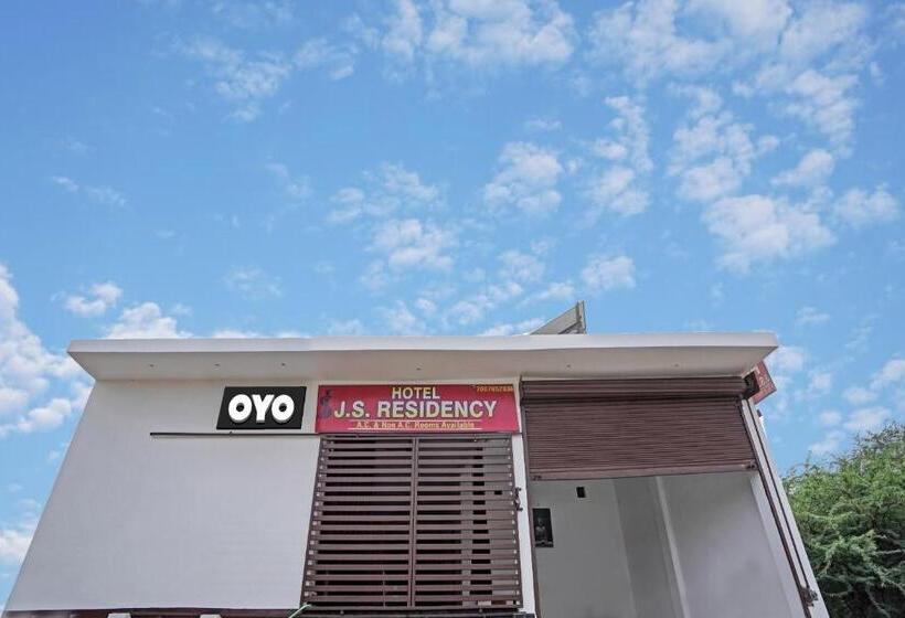 فندق Spot On J S Residency