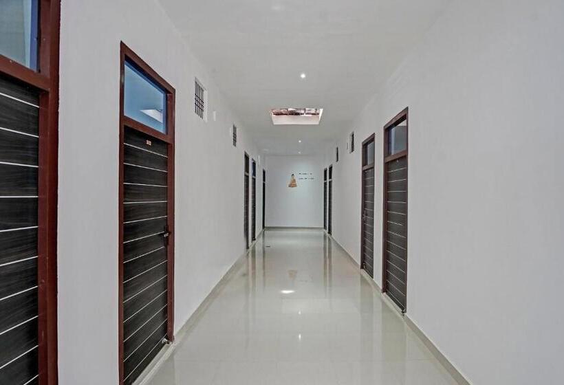 فندق Spot On J S Residency