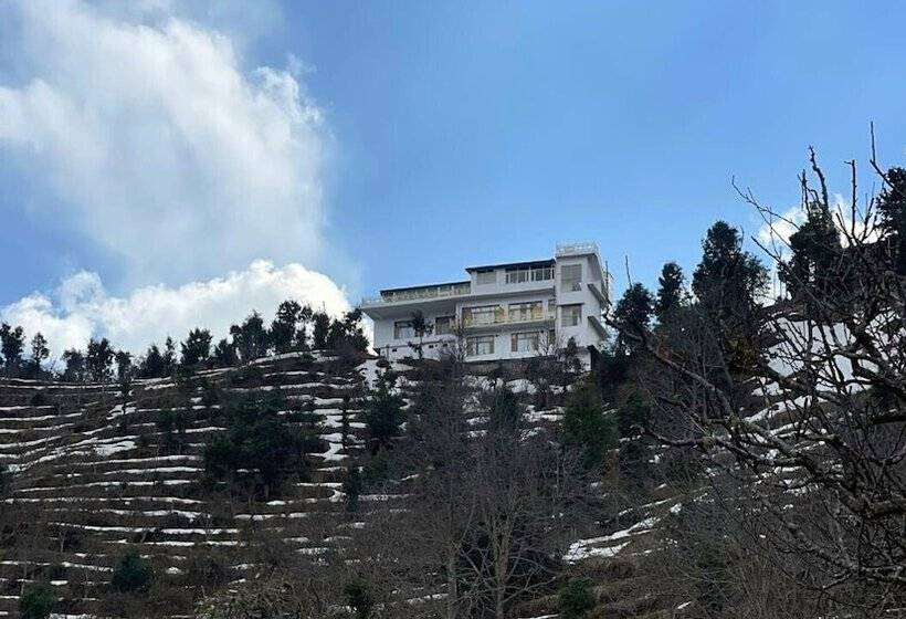 فندق The Royals Apricot Garden