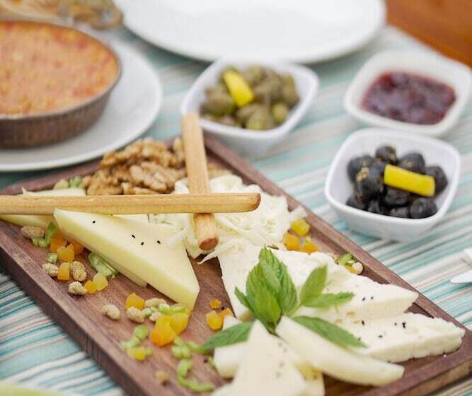 בית מלון כפרי Umbelo Suites Dalyan