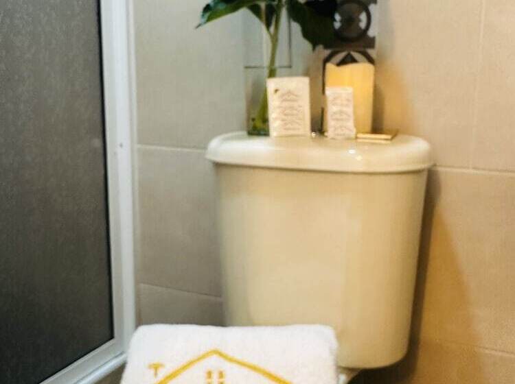 پانسیون Casa Balthazar Hostel