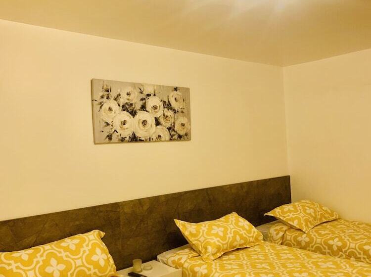 Pension Casa Balthazar Hostel