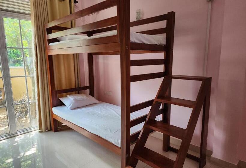 Общежитие Kith And Kin