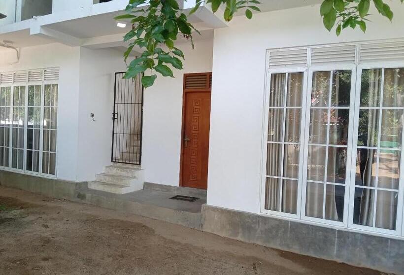 Общежитие Kith And Kin