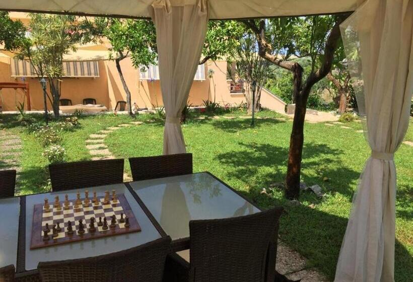 مبيت وإفطار Aurantia   Mediterranean Tale