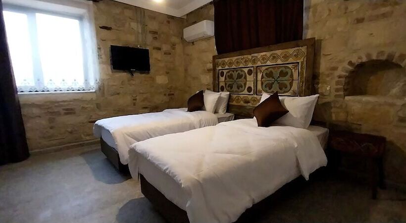 هتل Chakra Vourla