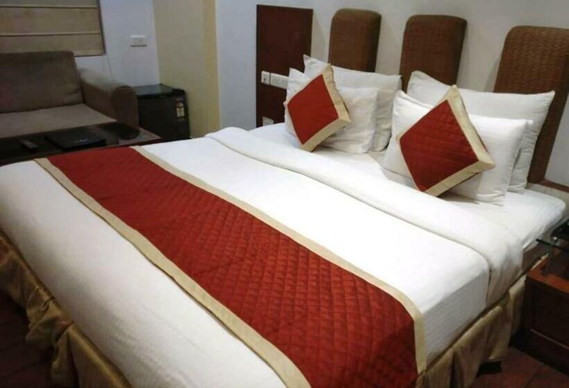 Отель City Plaza