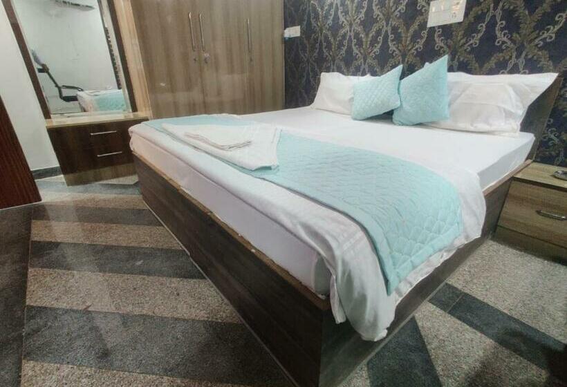 Hotelli Dev Residency