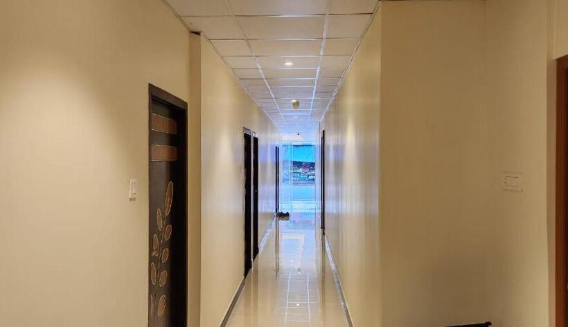 Отель Ponni Residency Thanjavur