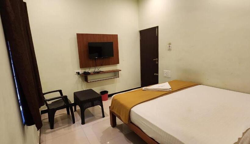 Отель Ponni Residency Thanjavur