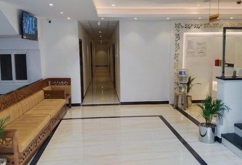 Отель Ponni Residency Thanjavur