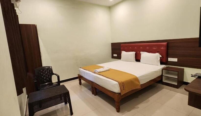 Отель Ponni Residency Thanjavur