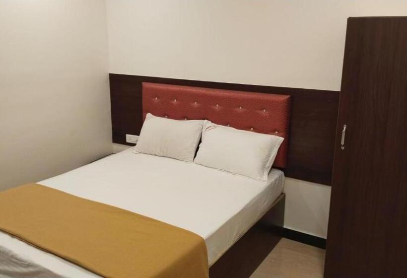 Отель Ponni Residency Thanjavur