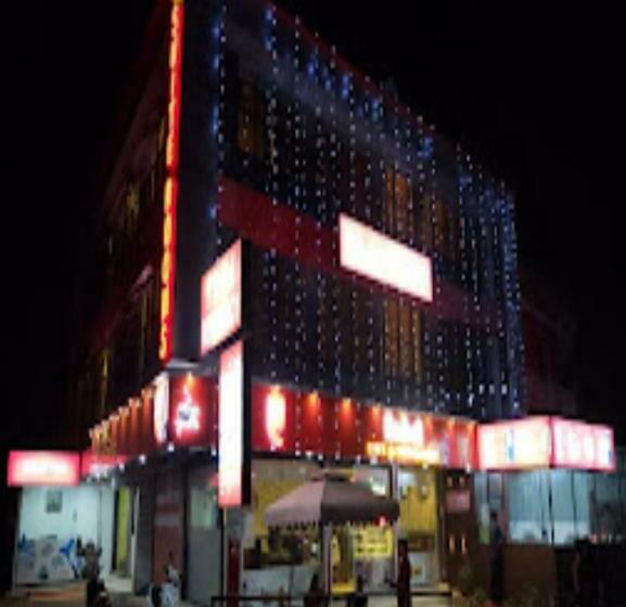 호텔 Redbell Suites Residency