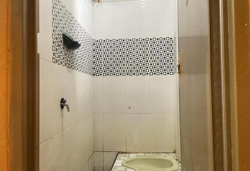 Отель Spot On 92362 Pondokan Tali Super